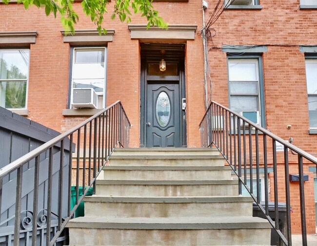 Building Photo - 341 Park Ave