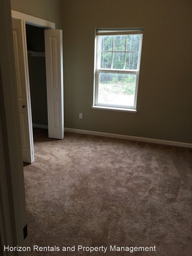 Building Photo - 2 br, 1 bath House - 4330 SE Harborton