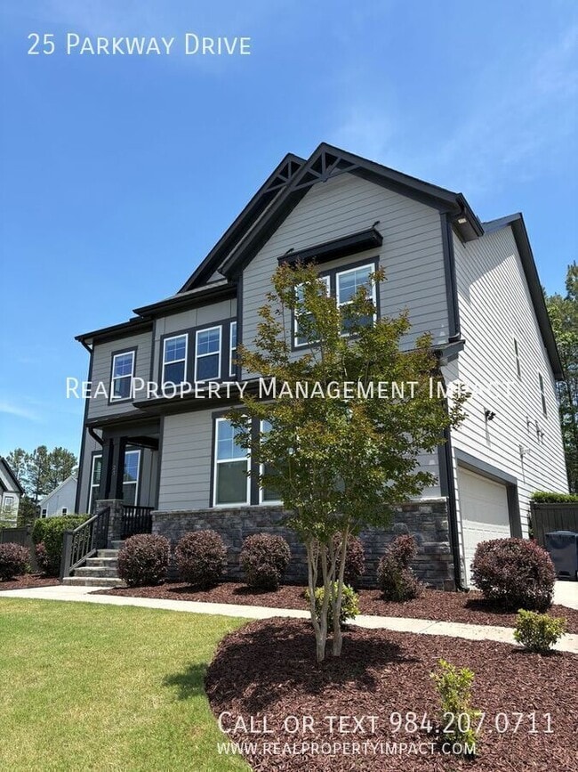 Building Photo - 25 Parkway Dr