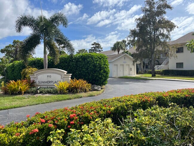 Primary Photo - 910 Vanderbilt Beach Rd