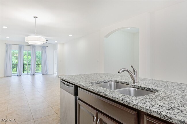 Building Photo - 4278 Dutchess Park Rd