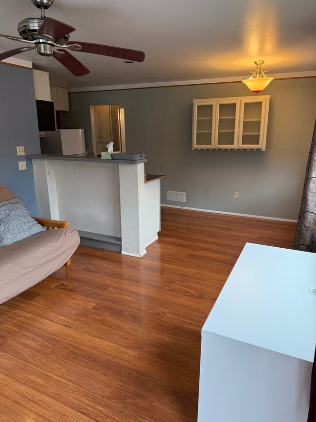 Building Photo - 510 Madrona Ave