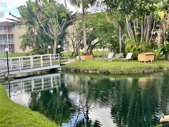 Building Photo - 5071 W Oakland Park Blvd