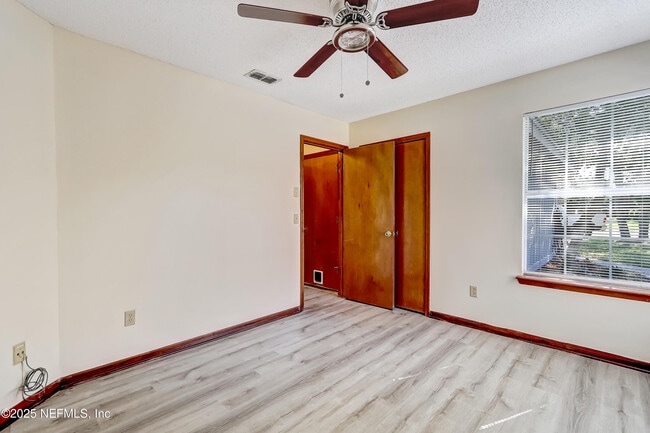 Building Photo - 12015 Cobblewood Ln N