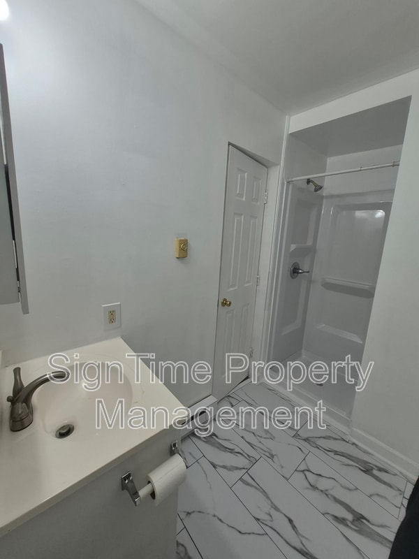 Building Photo - 66 W Church St