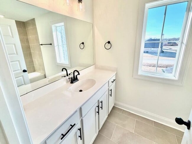 Building Photo - Now Leasing a Brand New 5-Bedroom 3 Bath Home Olive Branch