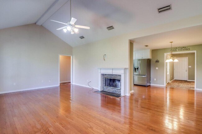 Building Photo - 17259 Moran Rd