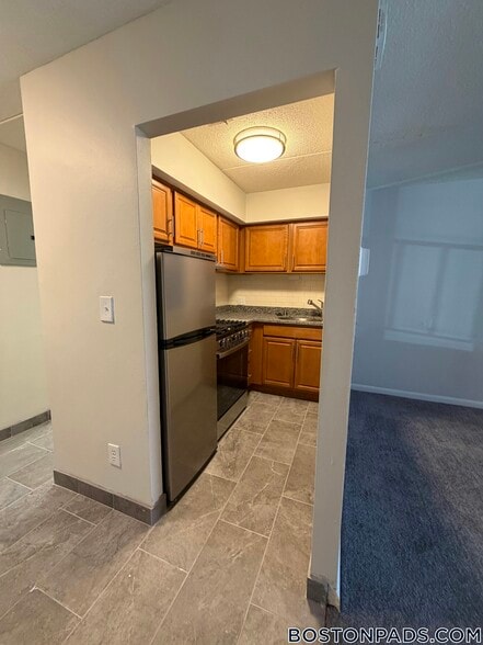 Building Photo - 60 Reservoir St