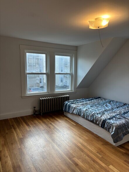 Main Bedroom - 104R Homes Ave