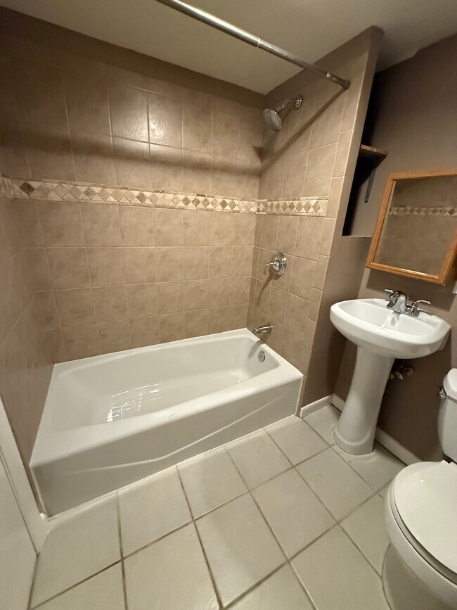 Building Photo - 9809 Montauk Ave