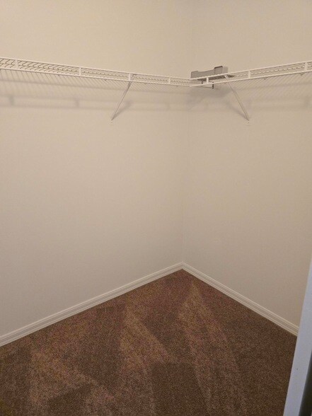 Building Photo - 2601 SE Creston Ln