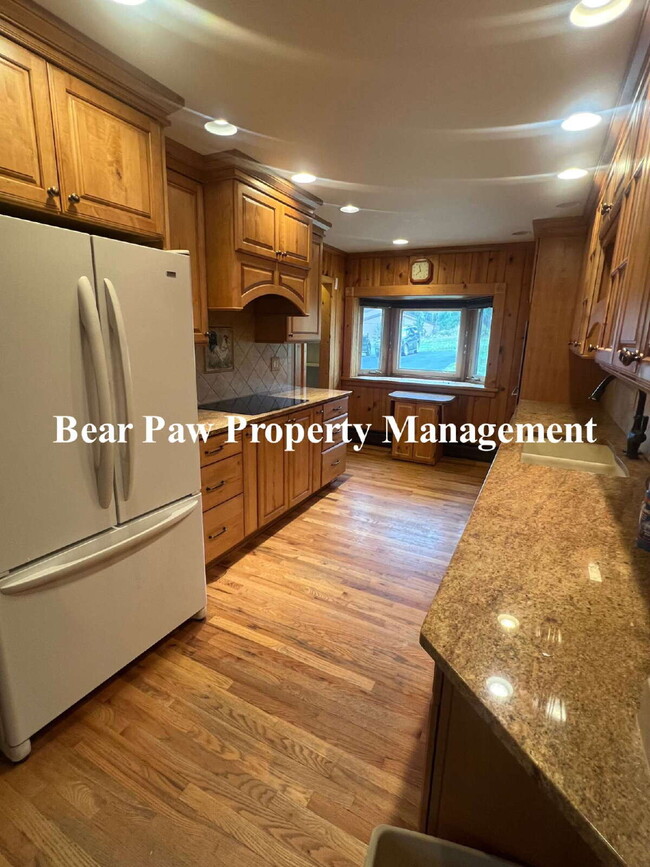 Building Photo - Spacious 4 Bedroom Home in North Evergreen!!