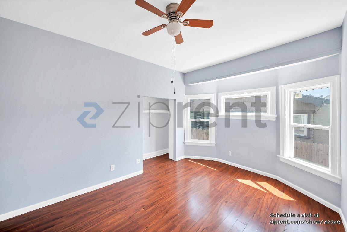 Building Photo - 2121 Portland St
