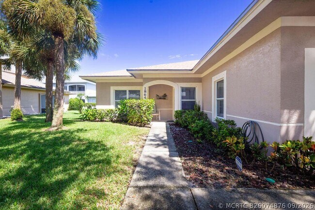 Building Photo - 1864 S Dovetail Dr