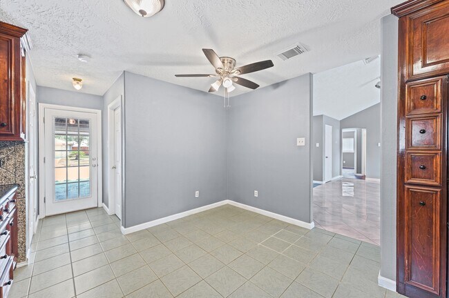 Building Photo - 21311 Golden Dove Dr