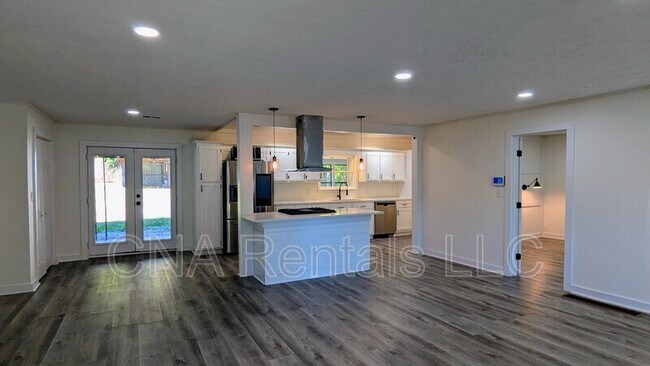 Building Photo - 4444 Hide a Way Dr
