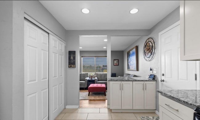 Building Photo - 2105 S Hazel Ct