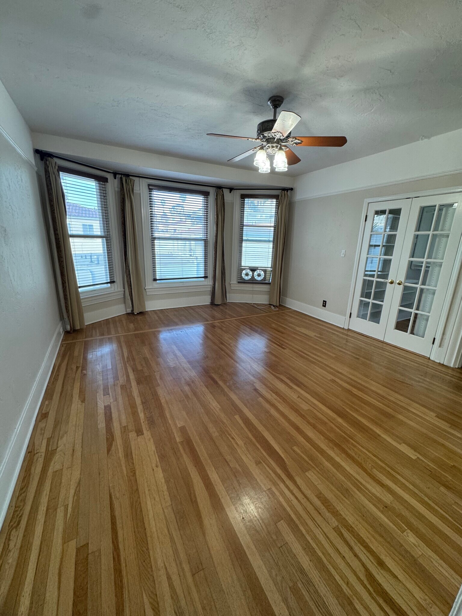 Building Photo - 2329 Curlew St