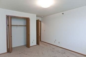 Building Photo - 3404 Queen Dr SW