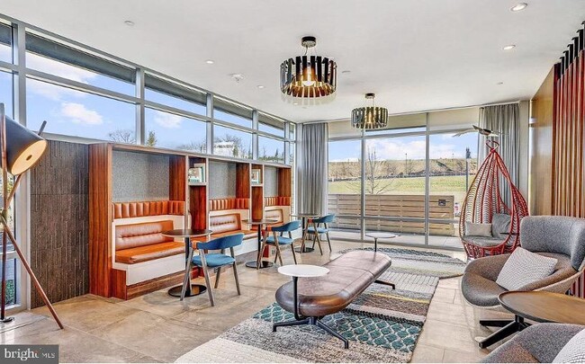 Building Photo - 145 Riverhaven Dr