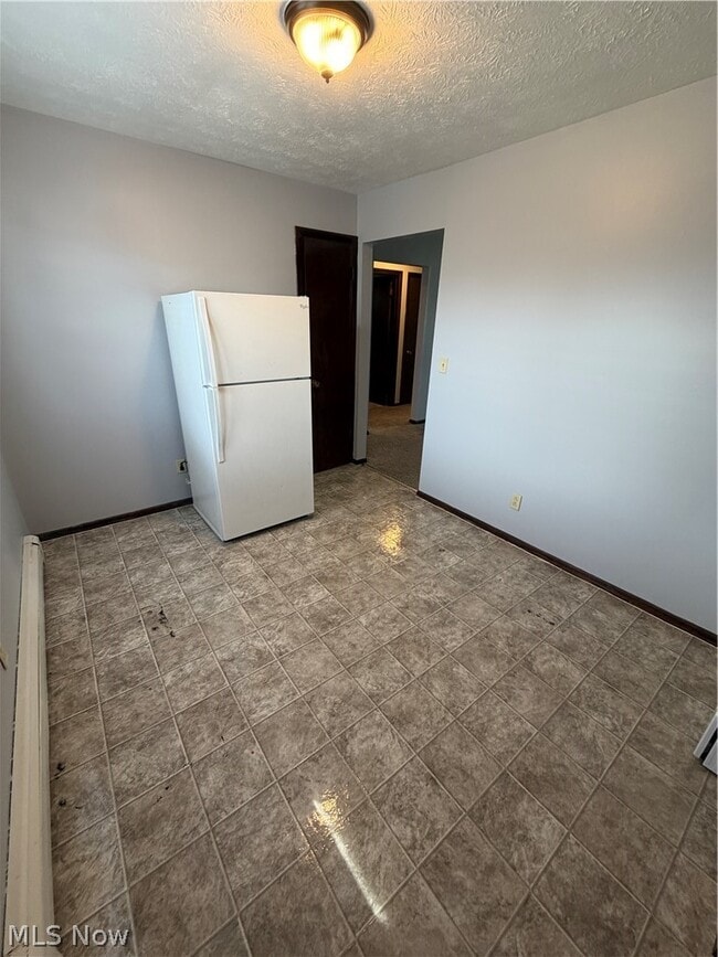 Building Photo - 835 Cook Ave