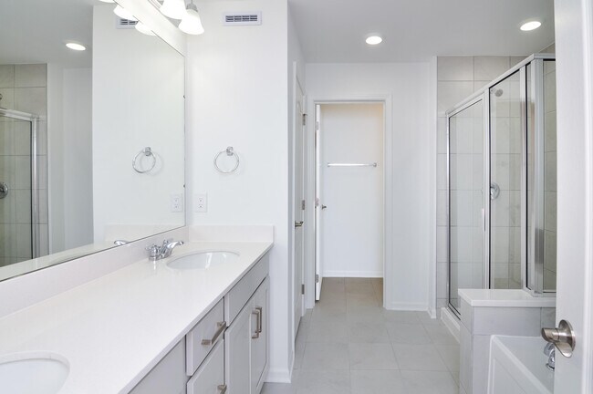Building Photo - 5559 E Spaniel Dr