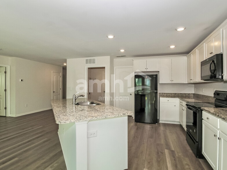 Building Photo - 7116 Brittany Pointer Ct