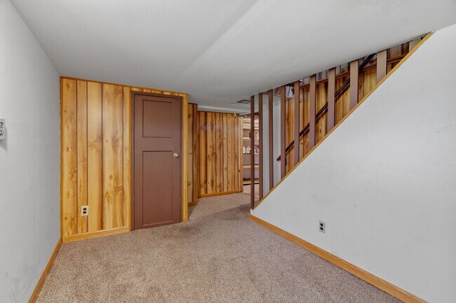 Building Photo - Your Timeless Haven in St. Paul for $2,599/month! $250 OFF 1st MONTH!