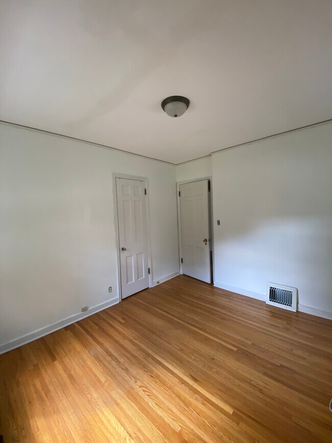 Main level bedroom 1 - 3915 Aldrich Ave N