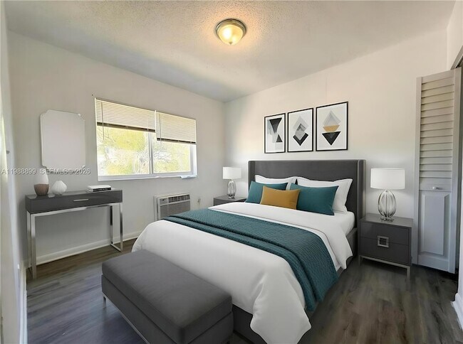 Building Photo - 1117 NW 3rd Ave