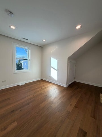 Building Photo - 830 Deerfield Rd