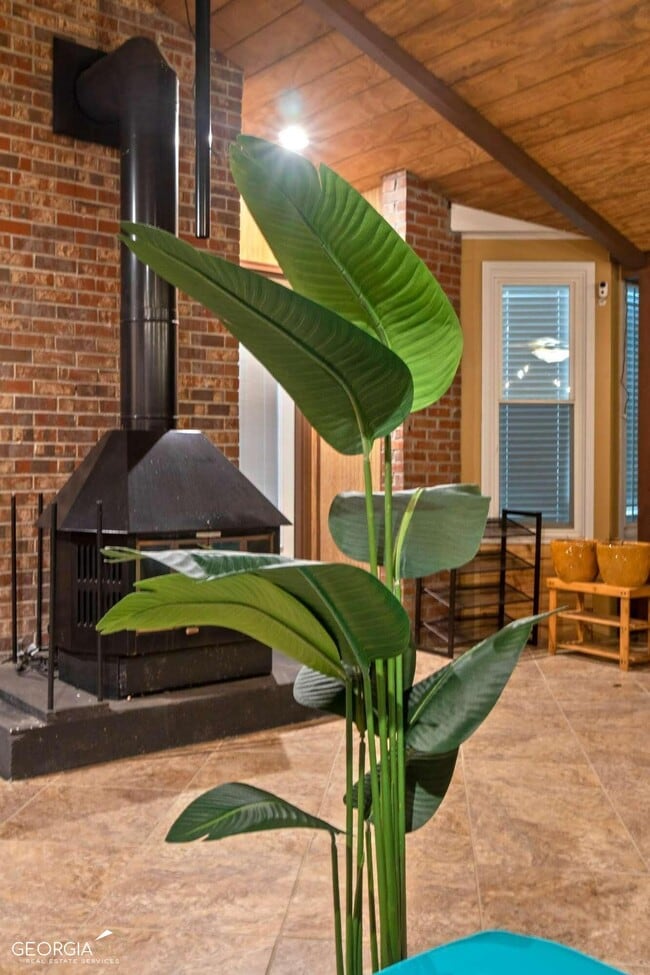 Building Photo - 661 Luther Ct