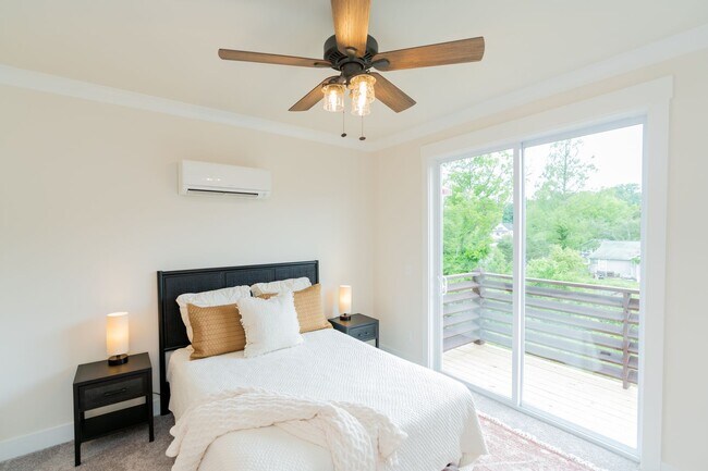 Building Photo - 2 Bedroom Townhome in Northshore Chattanooga