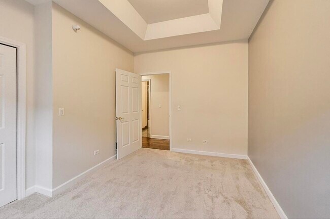 Building Photo - 816 W Hubbard St