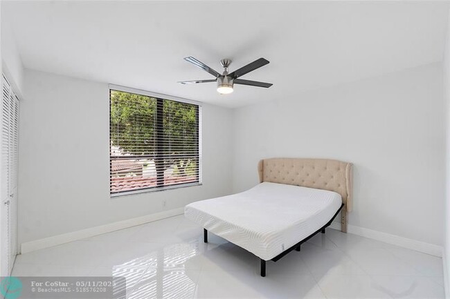 Building Photo - 7579 Imperial Dr