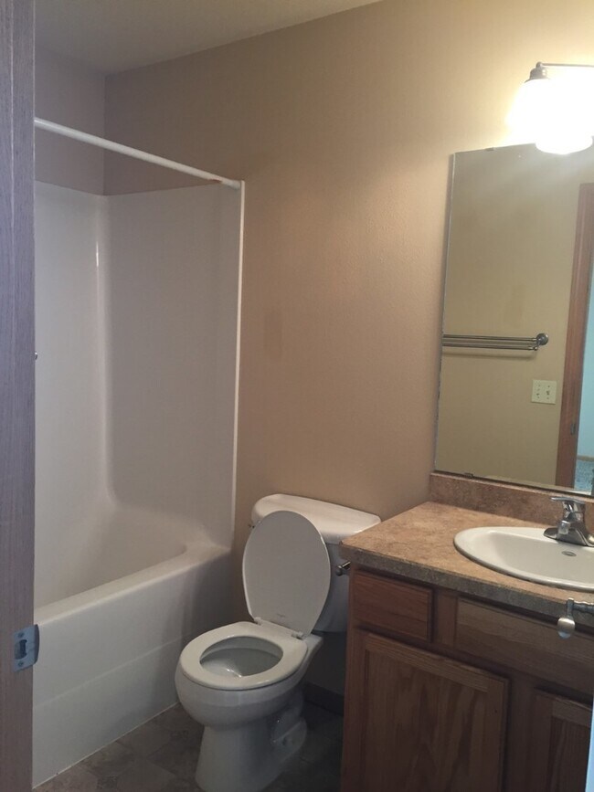 Building Photo - 642 Antelope Cir