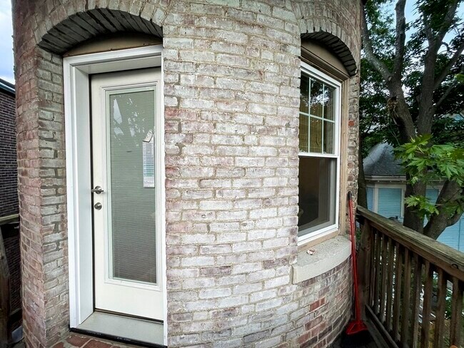 Building Photo - 88 Naples Rd