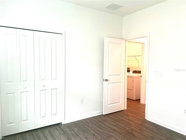 Building Photo - 4611 SW 83rd Lp
