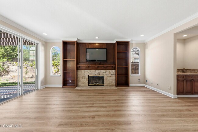 Building Photo - 1811 Fox Springs Cir