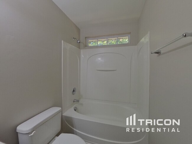 Building Photo - 345 Hunslet Cir