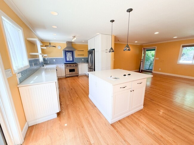 Building Photo - Spanish Style Home in Livermore Available Now!