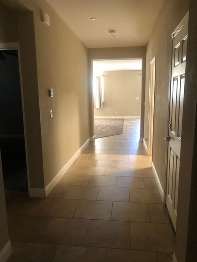 Building Photo - Beautiful Manteca Home in Quiet Neighborhood