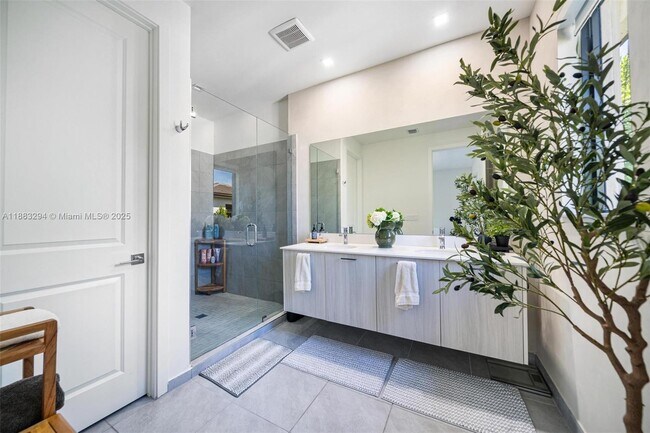 Building Photo - 4408 NW 80th Ave