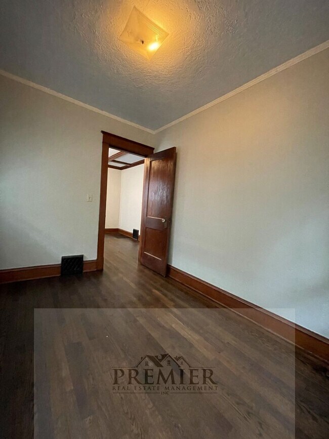 Building Photo - 4545 Fairmount Ave