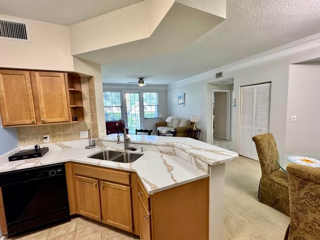 Building Photo - 9857 Baywinds Blvd