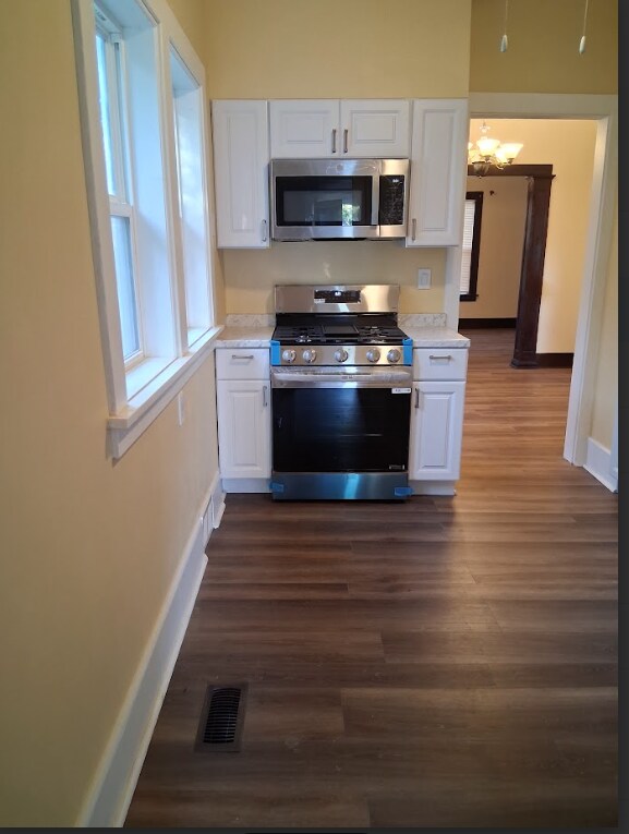 Building Photo - 418 S Hancock Ave