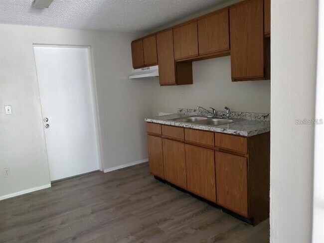 Building Photo - 6956 Brandywine Dr