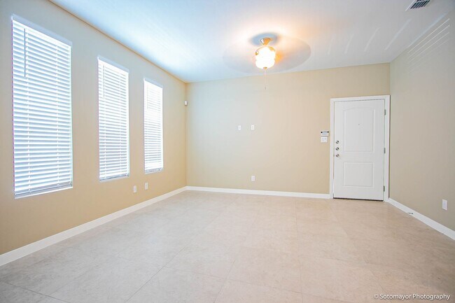 Building Photo - 3425 Sahara Dr