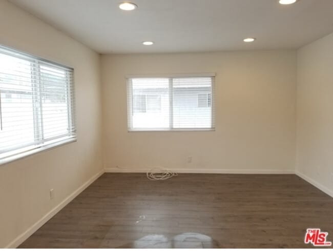 Building Photo - 28014 Robin Ave