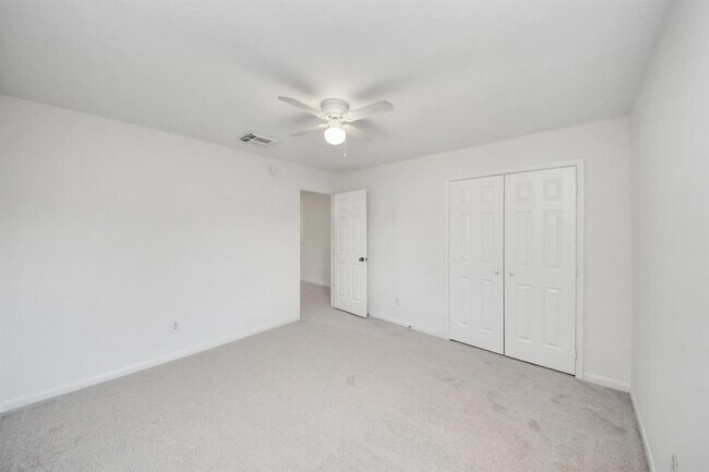 Building Photo - 32310 Archer Park